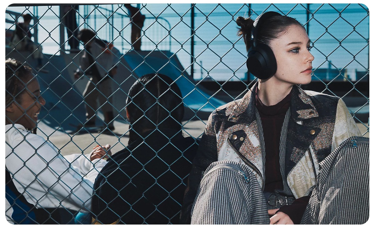 Sony-ULT-WEAR-05